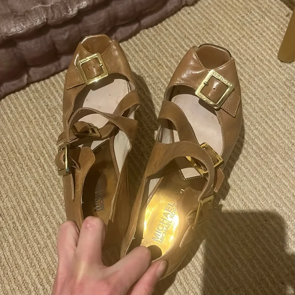 MICHAEL MICHAEL KORS Leather Triple-Buckle Heels, Tan + Gold, 8.5 — GUC - Picture 3 of 11